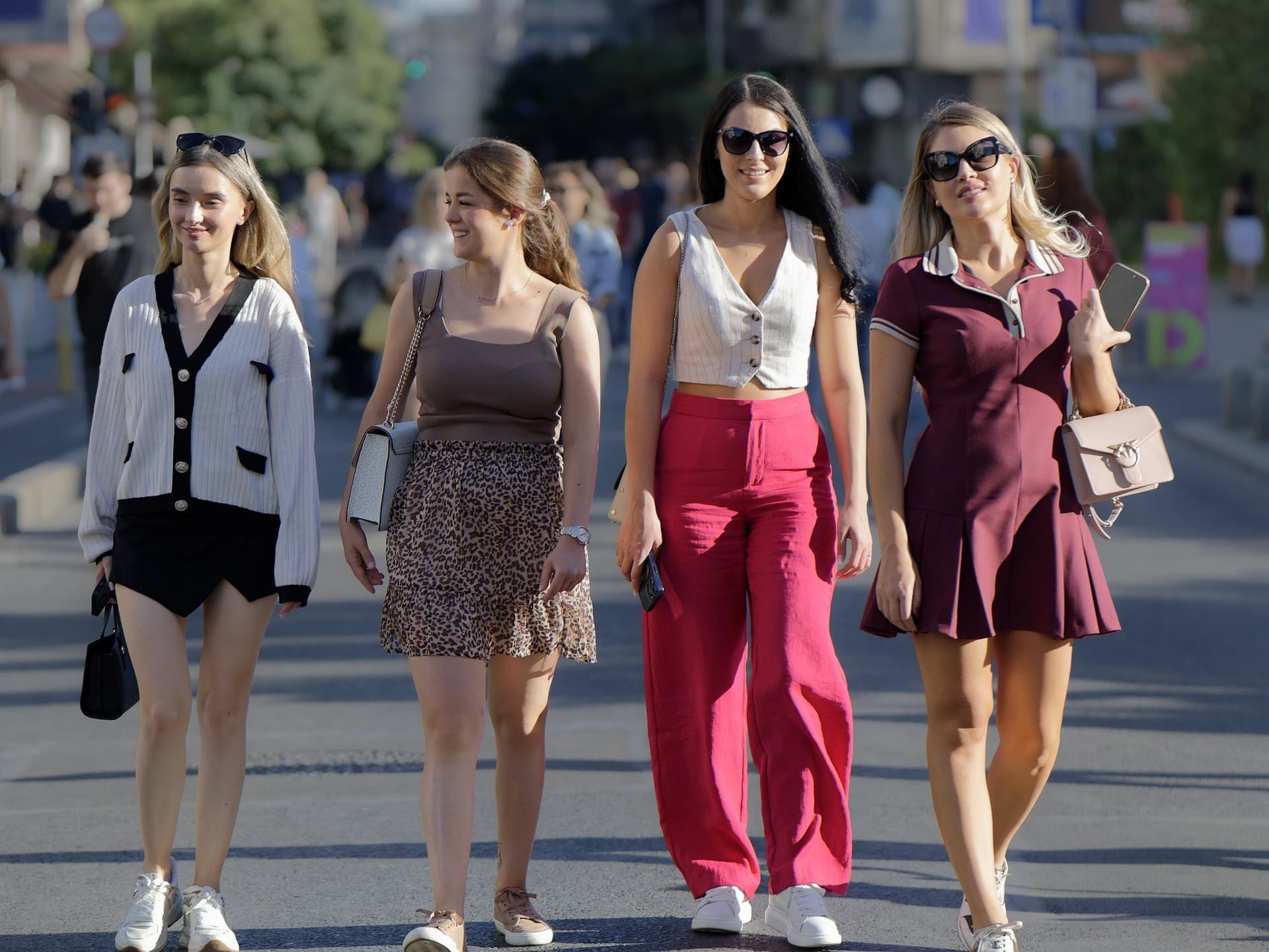 Shieyes official brand image for the ultimate wellness and fitness blog for women.